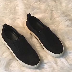 Kendall + Kyle Black small platform shoe